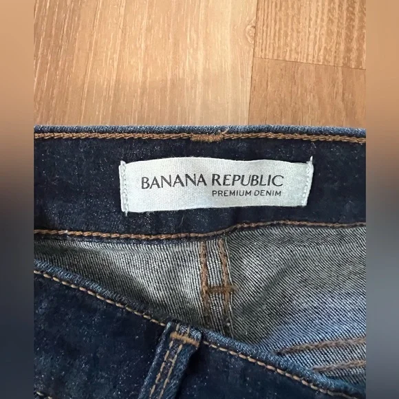 Banana Republic skinny jeans. E - Picture 3 of 5